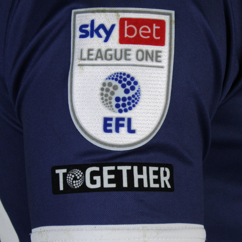Brandon Hanlan Wycombe Wanderers shirt