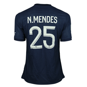Paris Saint-Germain 팀의 Nuno Mendes 셔츠
