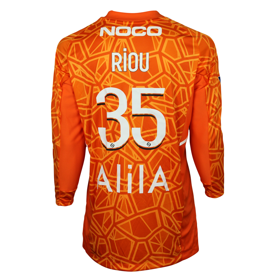 Rémy Riou Olympique Lyonnais のシャツ