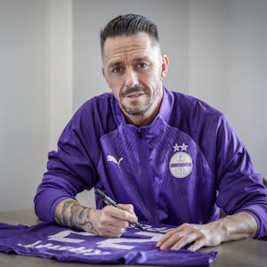 Péter Kabát 