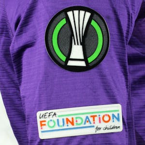 Sofyan Amrabat Fiorentina camisa.