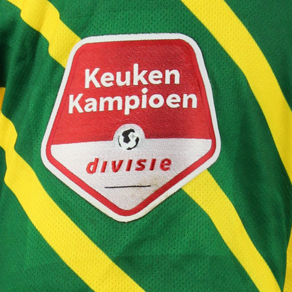 来自ADO Den Haag的Max de Waal球衣