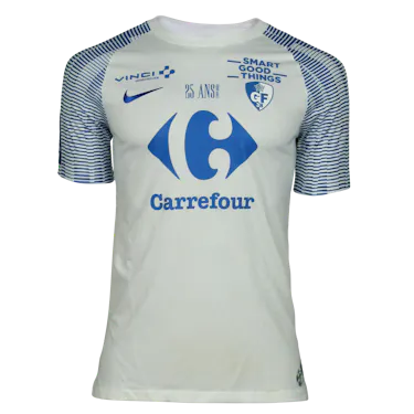 来自Grenoble Foot 38的Gaëtan Paquiez球衣