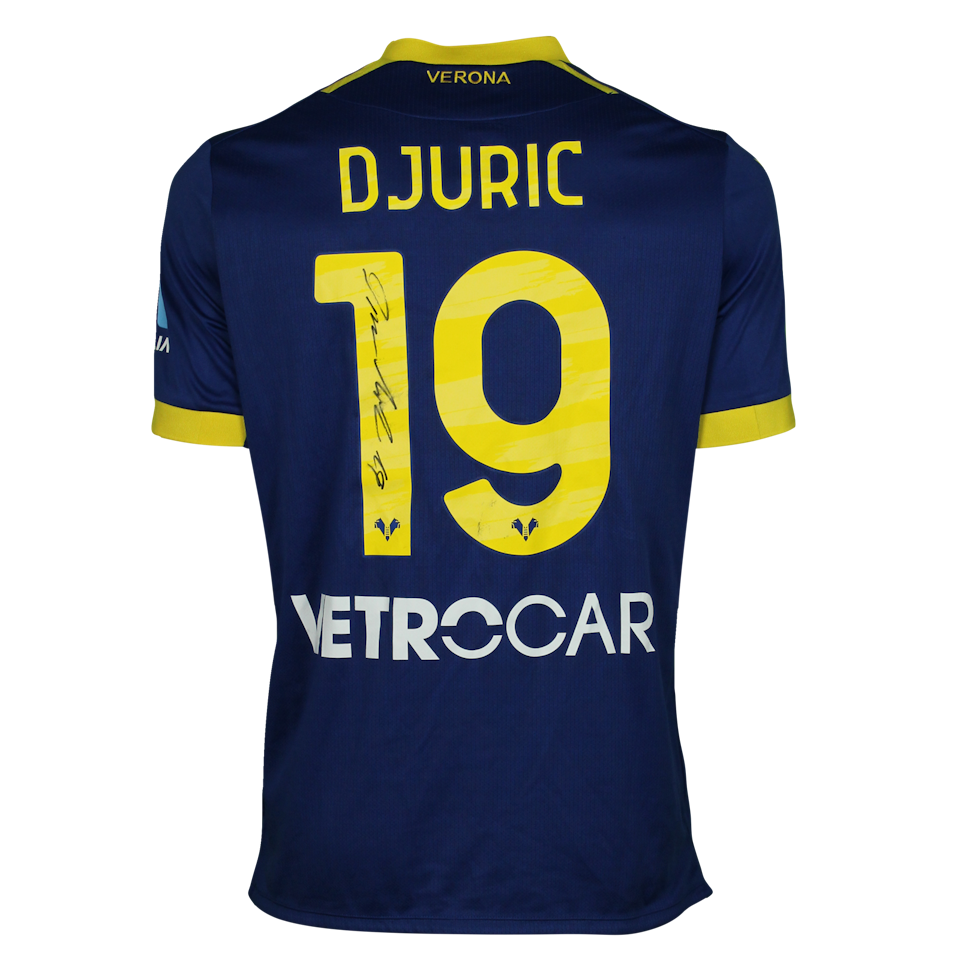 来自Hellas Verona FC的Milan Đurić球衣