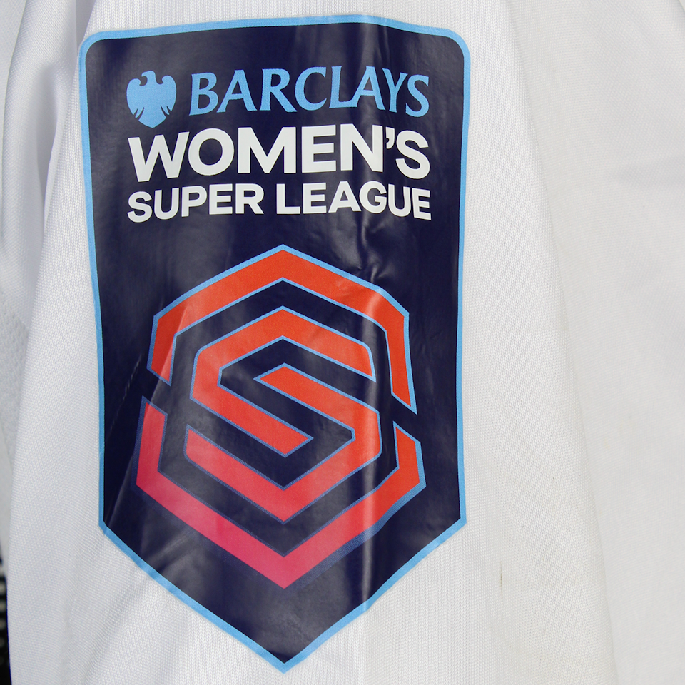 Risa Shimizu West Ham W shirt