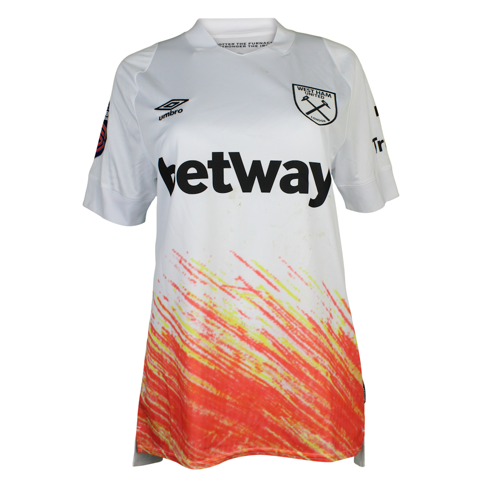 Risa Shimizu West Ham W shirt