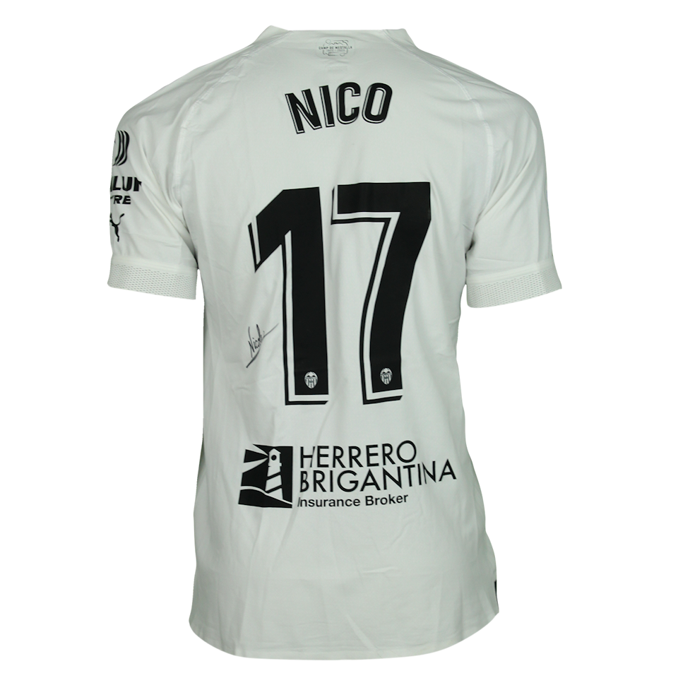 Nicolás González Iglesias Valencia CF shirt
