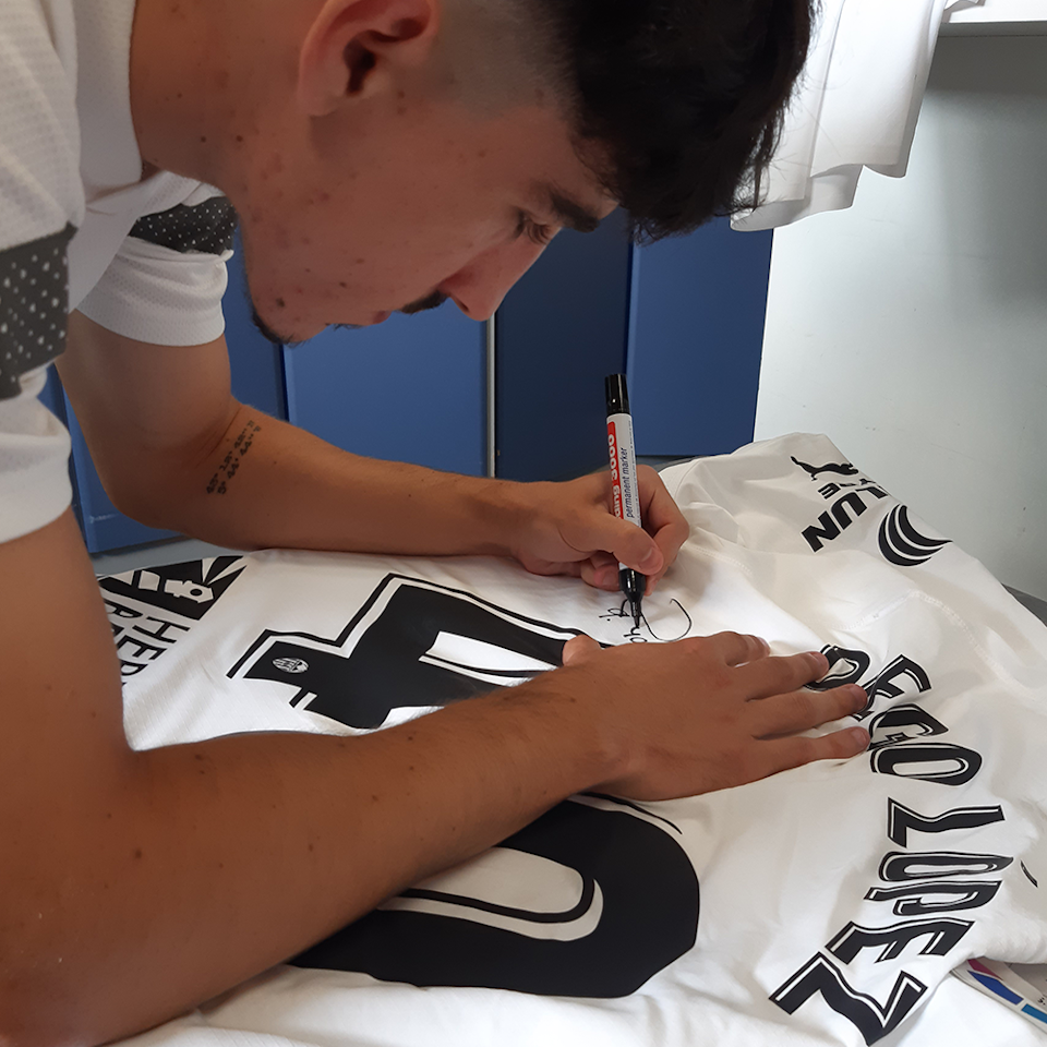 Diego López Noguerol Valencia CF shirt
