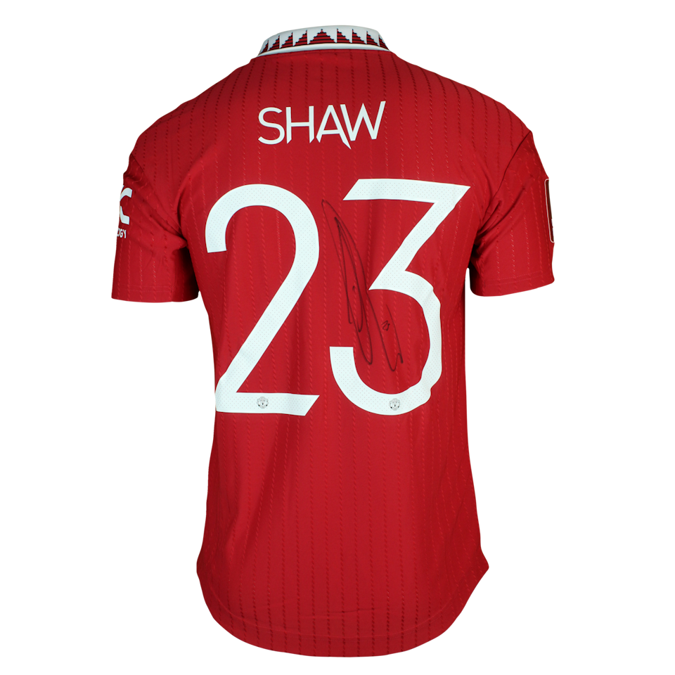 Luke Shaw Manchester United forması