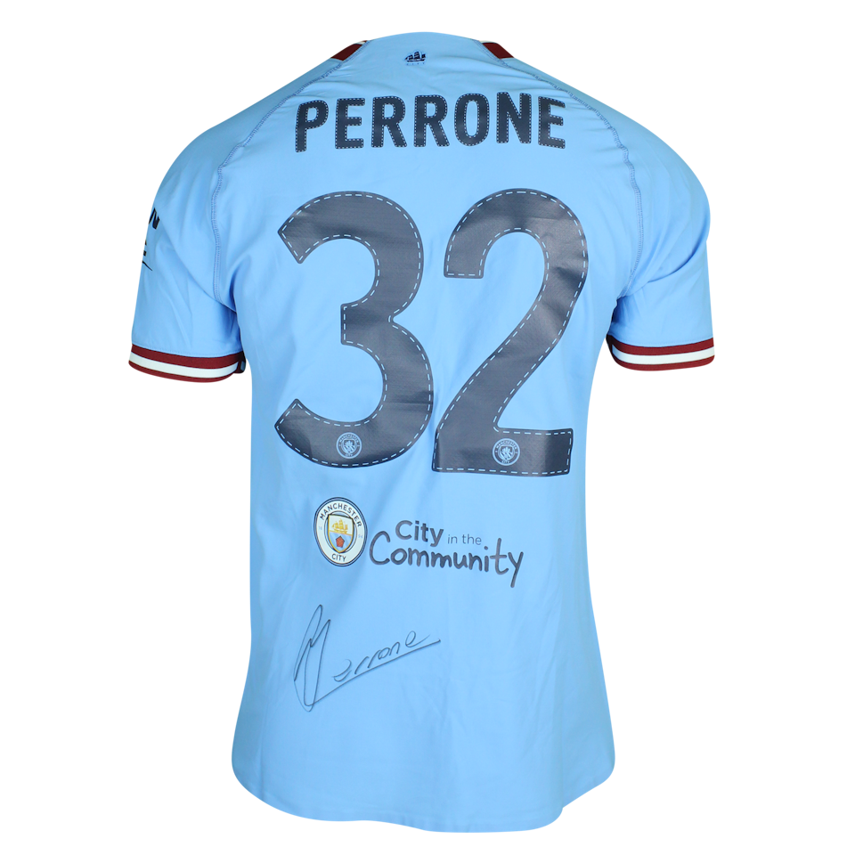 Maximo Perrone Manchester City forması