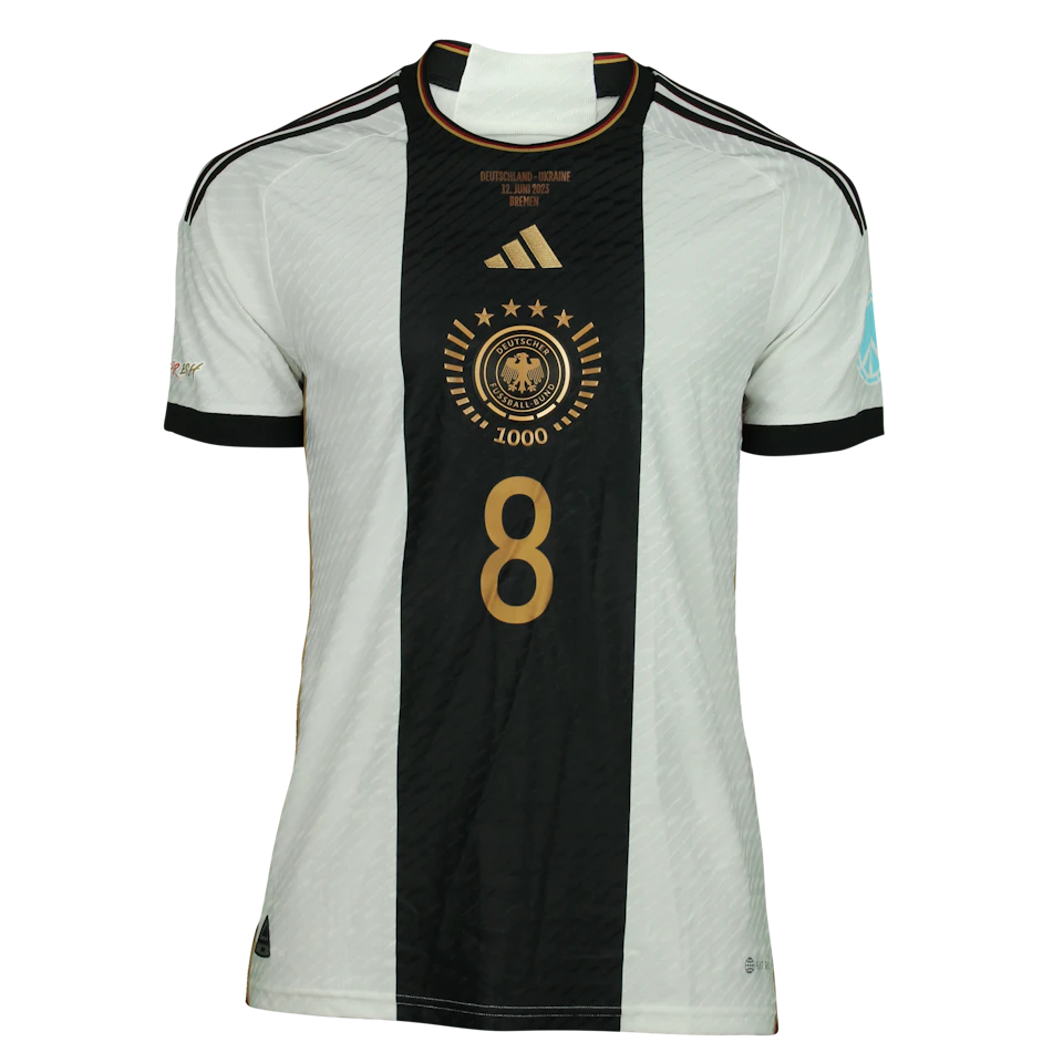 Leon Goretzka Germany のシャツ