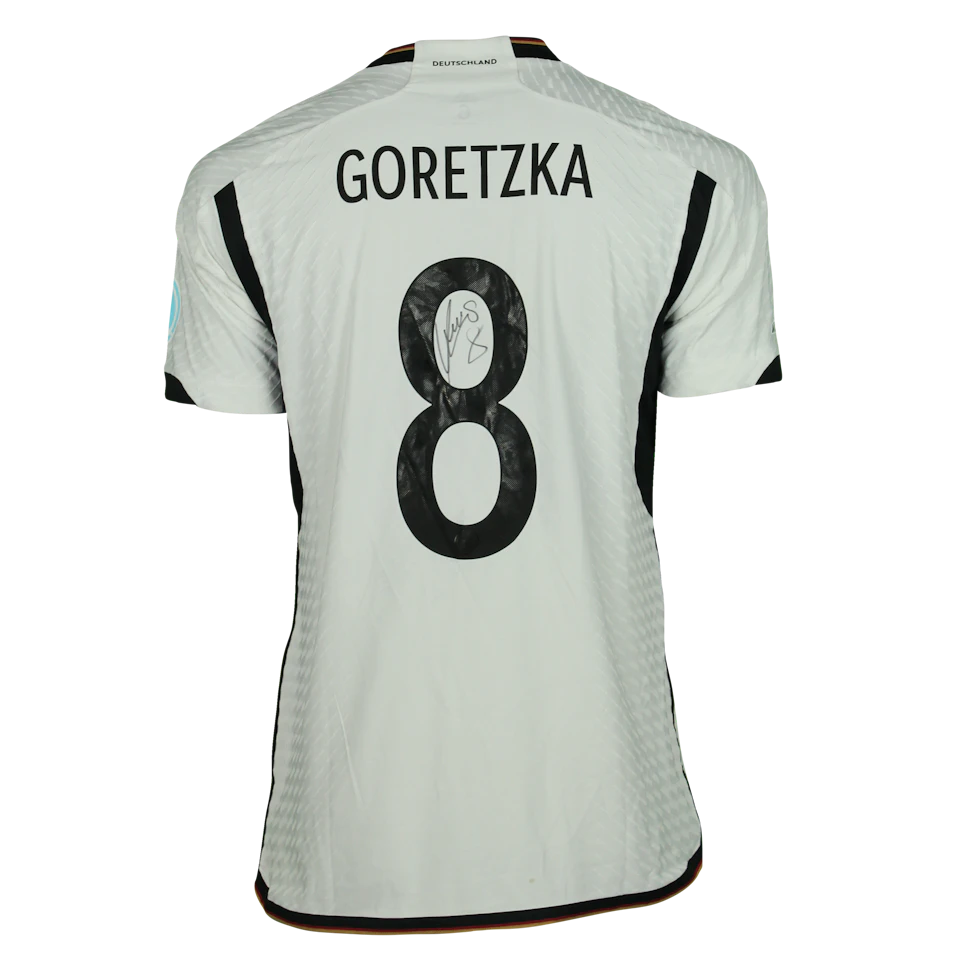 Leon Goretzka Germany のシャツ