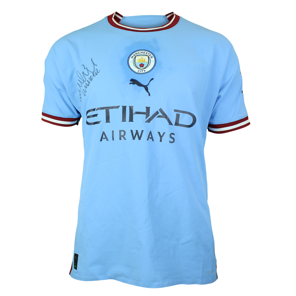 Kyle Walker Manchester City shirt