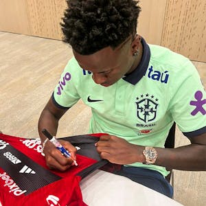 Vini Jr. - Signed Shirt