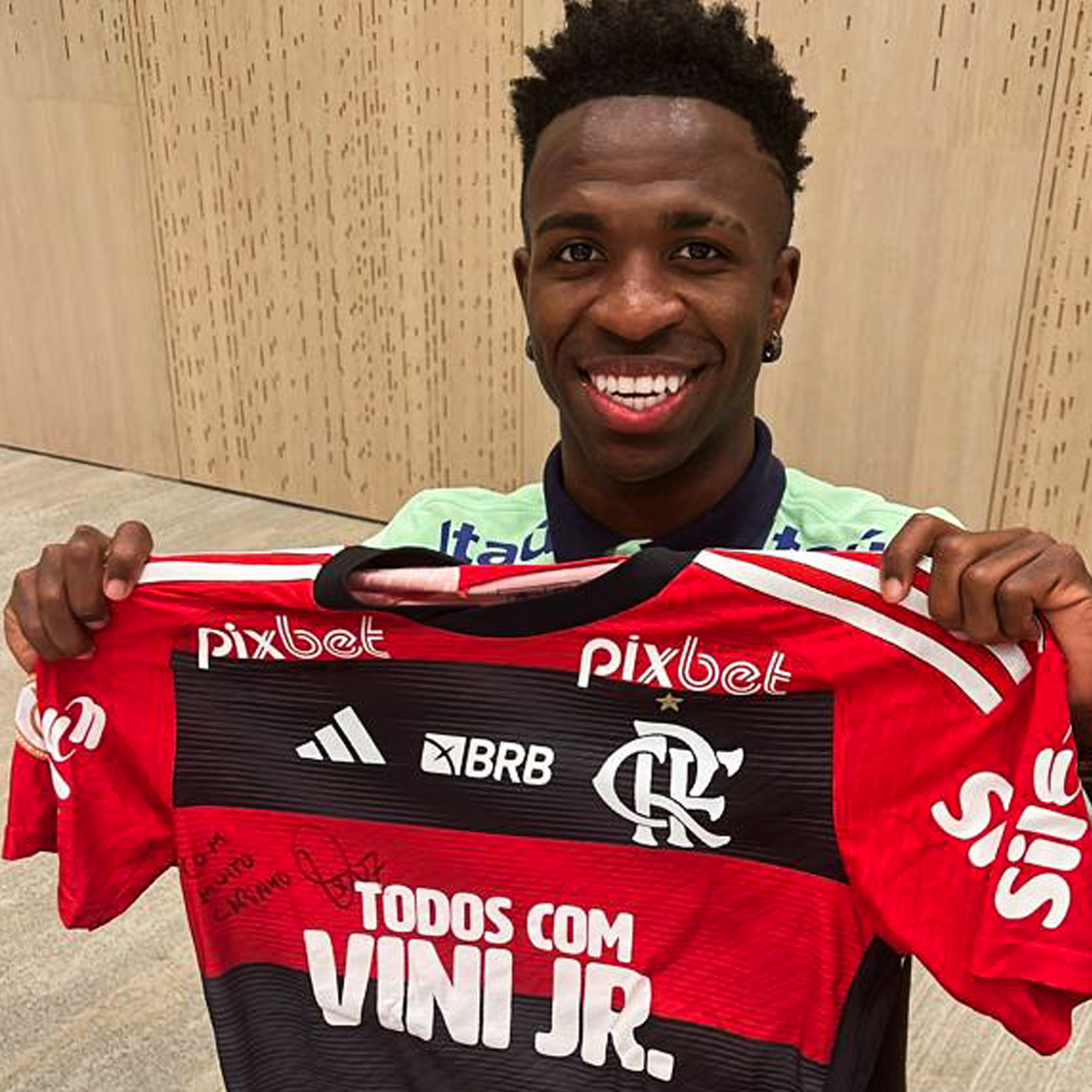 Vini Jr. - Signed Shirt