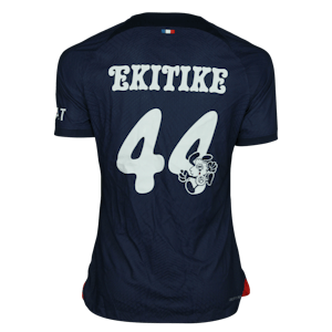 Hugo Ekitike Paris Saint-Germain forması