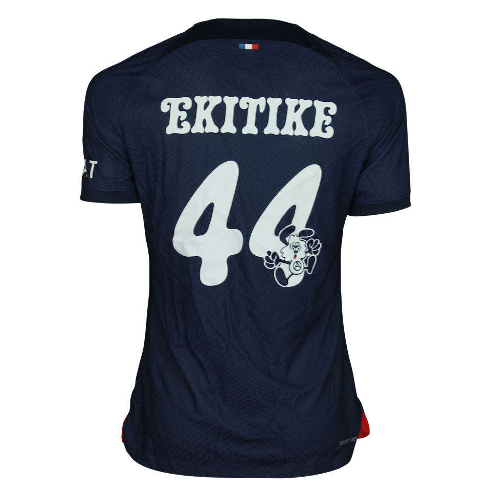Hugo Ekitike Paris Saint-Germain forması