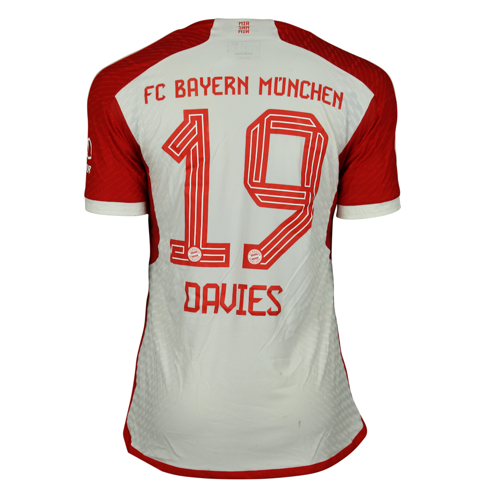 Alphonso Davies Bayern München jersey