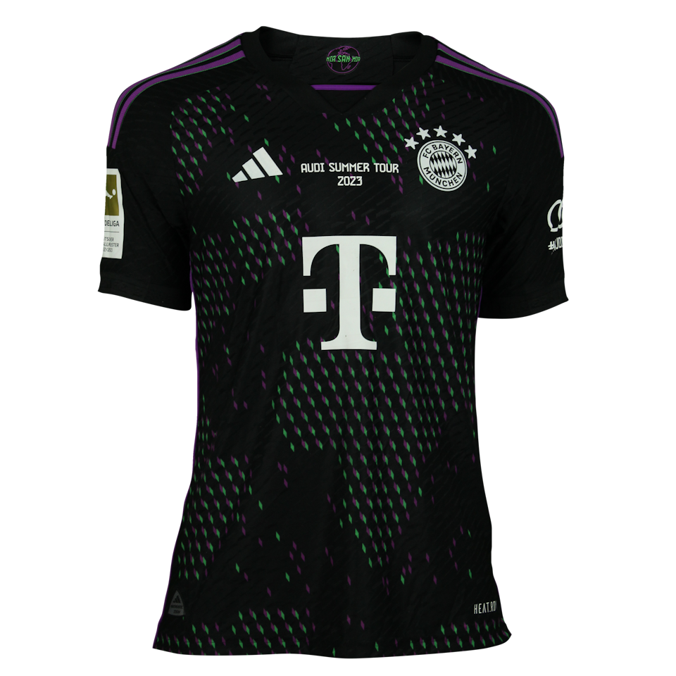 Dayot Upamecano Bayern München shirt