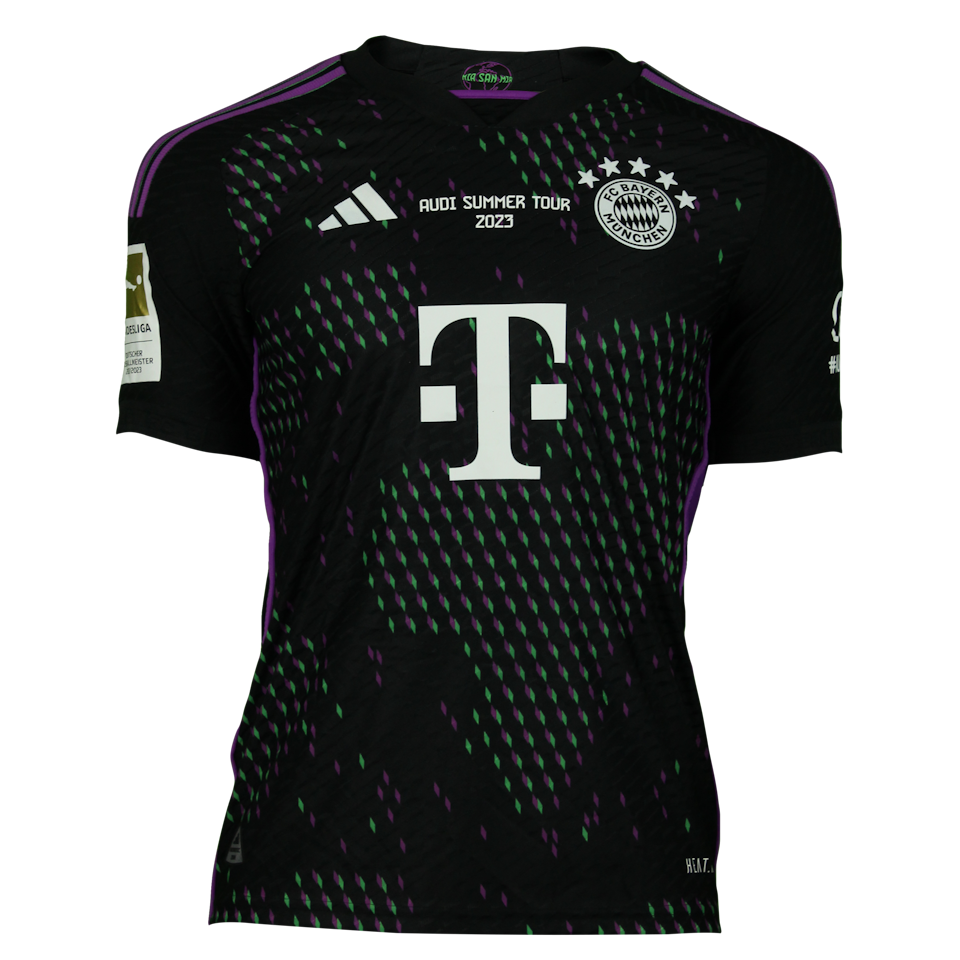 Noussair Mazraoui Bayern München shirt