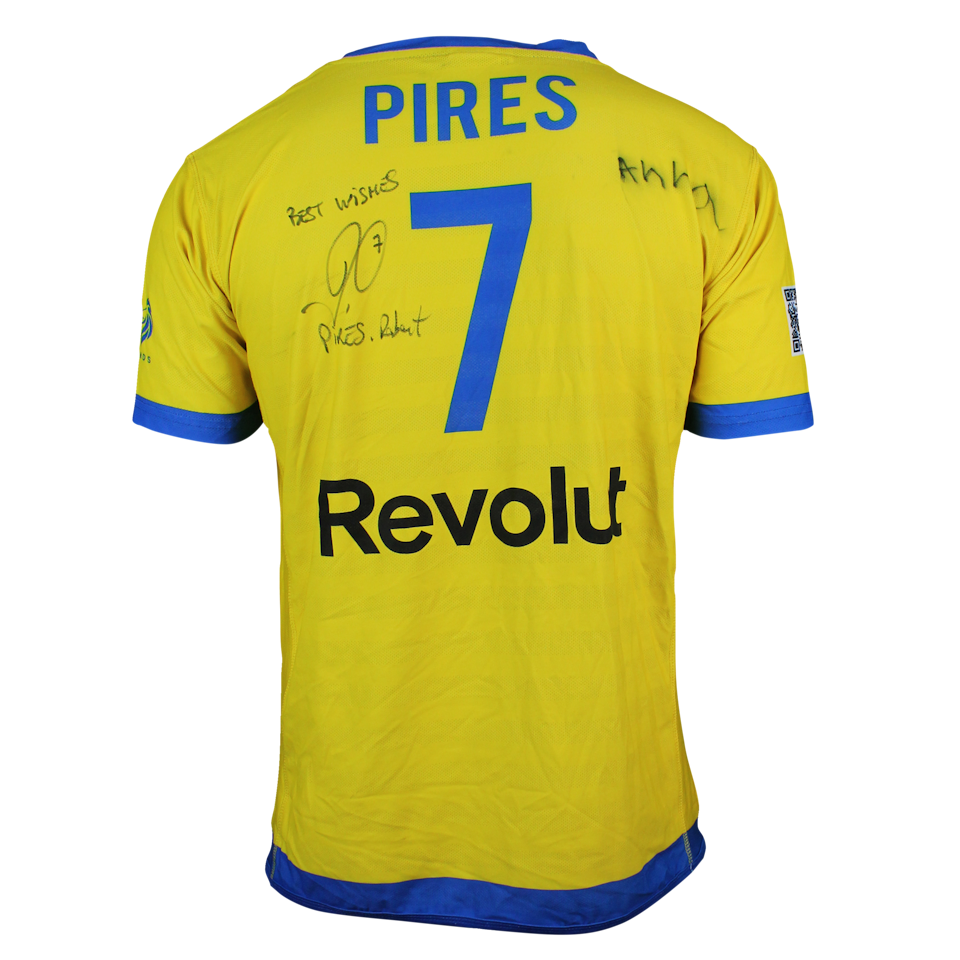 Robert Pires