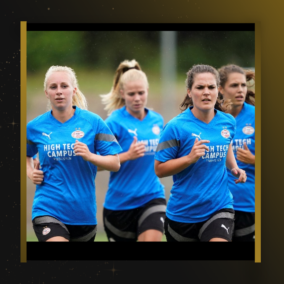 Football training by PSV Women Siri Worm and Inessa Kaagman