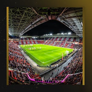 Play a match in the Philips Stadium with 13 friends, coached by Huub Stevens