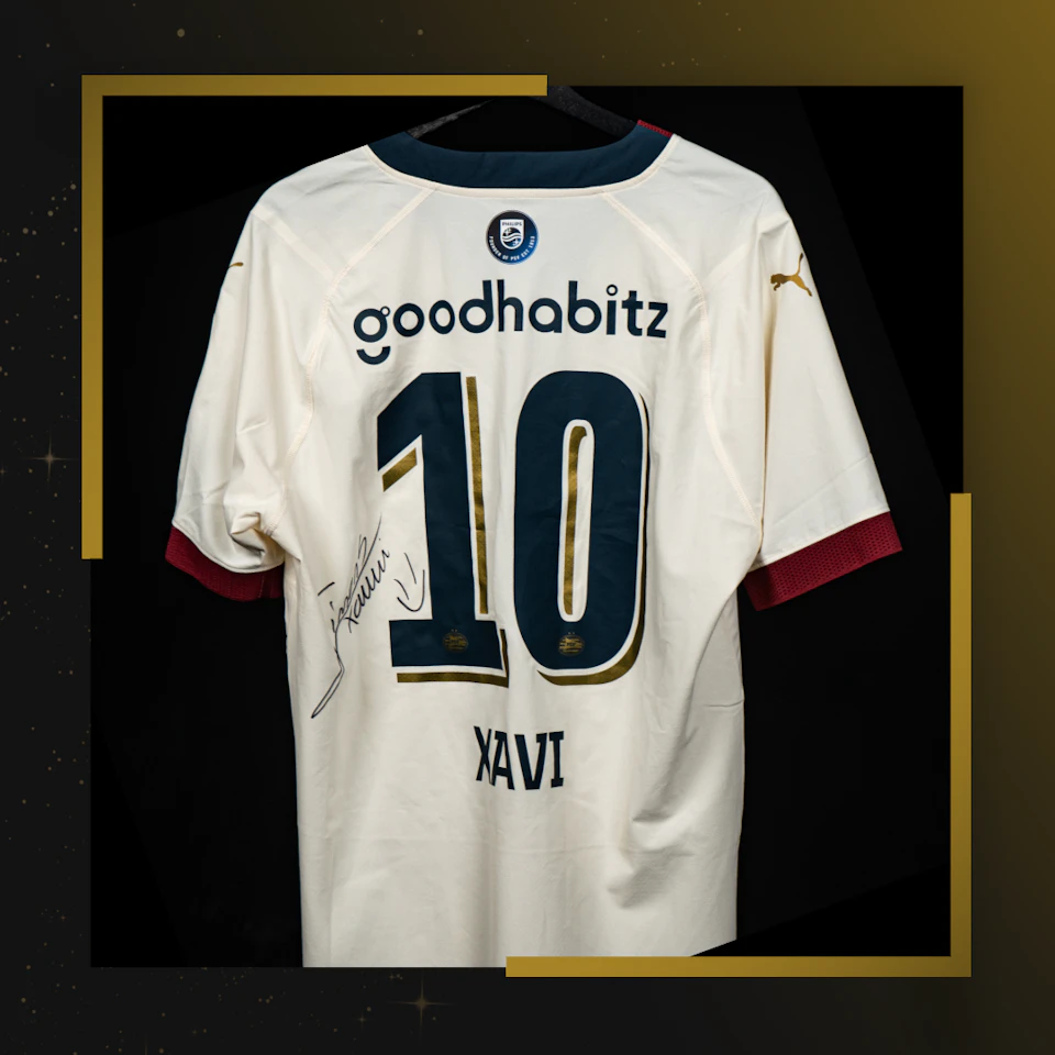 Signed 'goodbye' shirt Xavi Simons