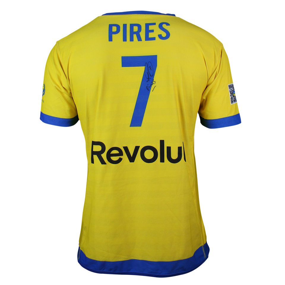 Robert Pires