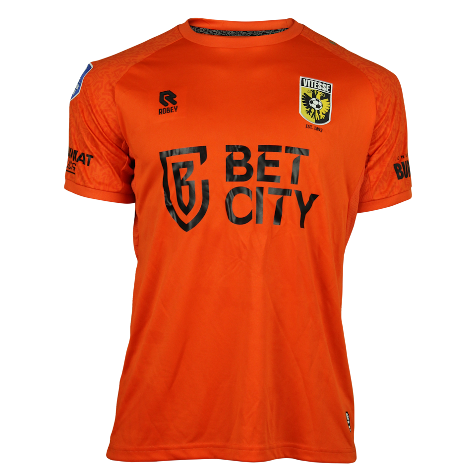 Marcus Schubert Vitesse shirt