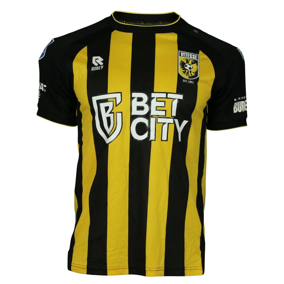 来自Vitesse的Million Manhoef球衣