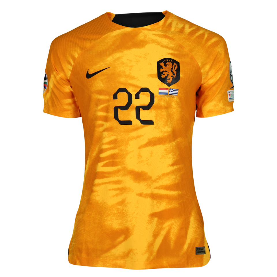 Denzel Dumfries Netherlands shirt