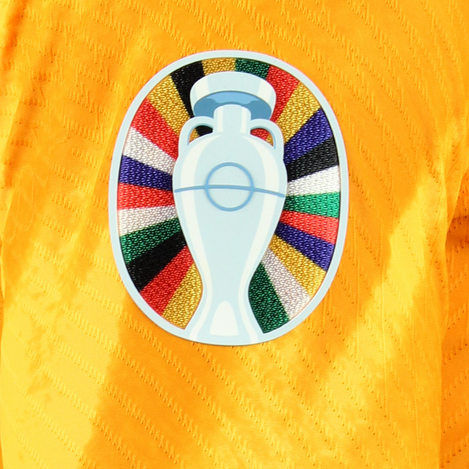 Denzel Dumfries Netherlands shirt