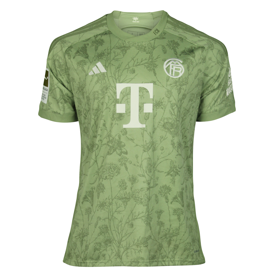 Dayot Upamecano Bayern München shirt