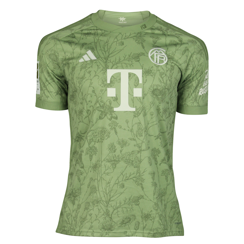 Konrad Laimer Bayern München shirt