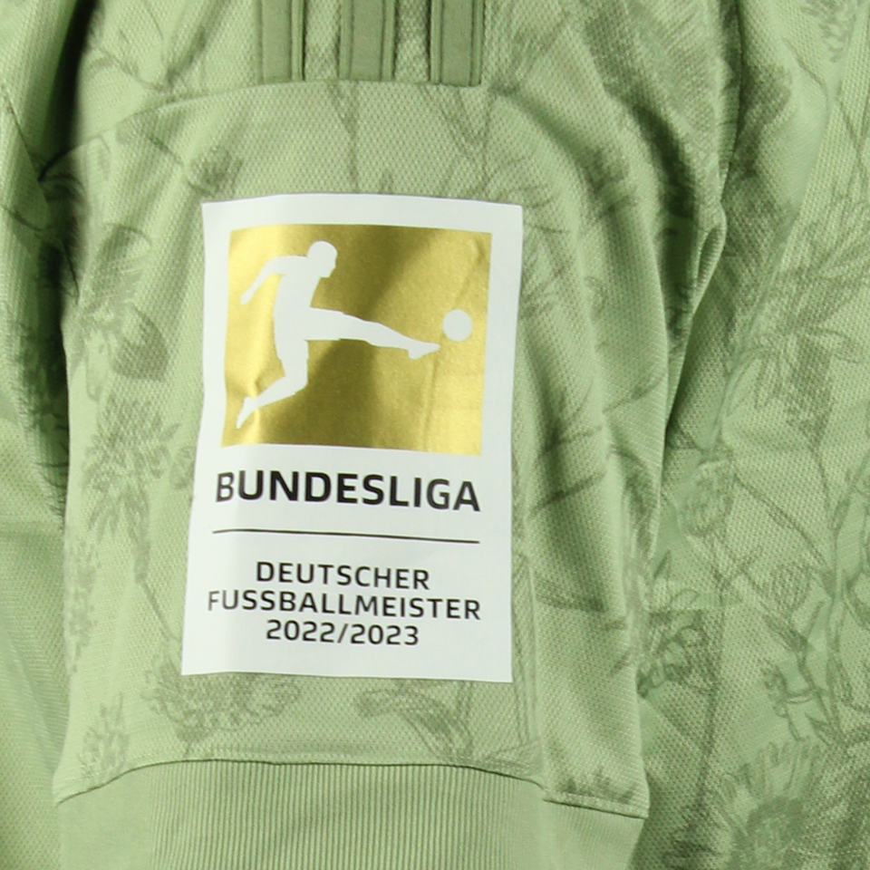 Konrad Laimer Bayern München shirt