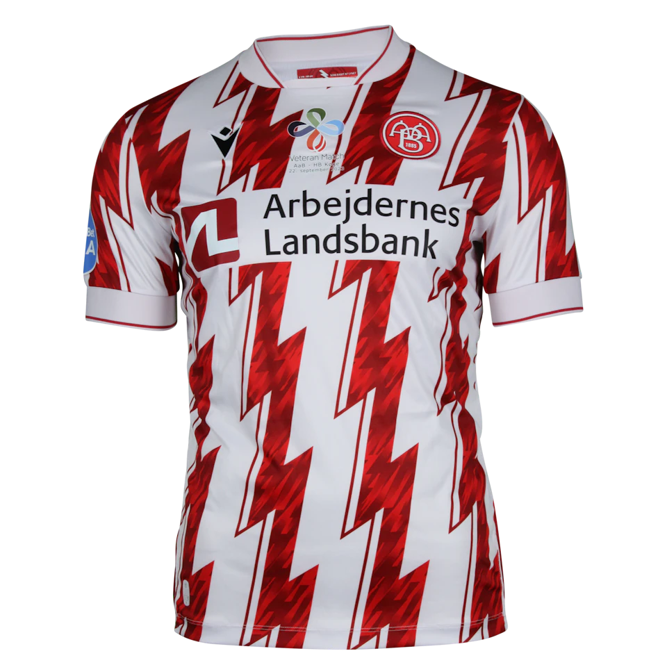 来自AaB的Lucas Andersen球衣