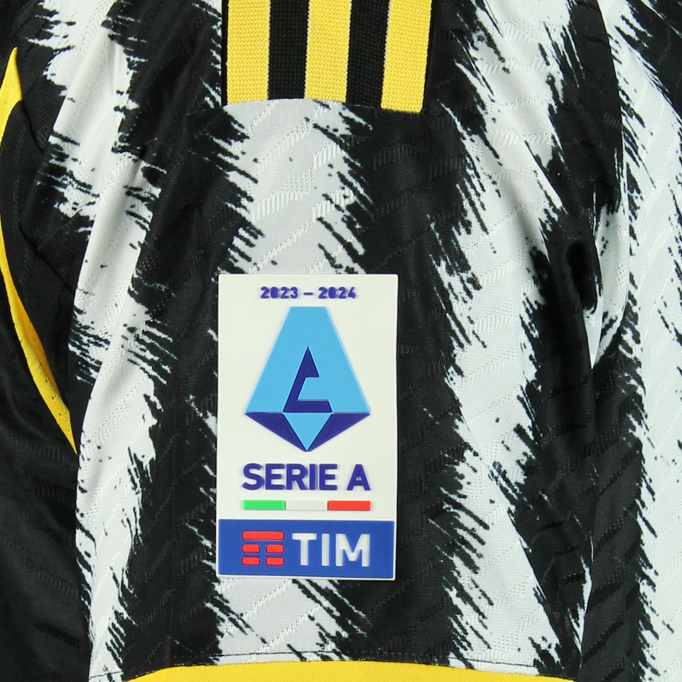 来自Juventus FC的Adrien Rabiot球衣