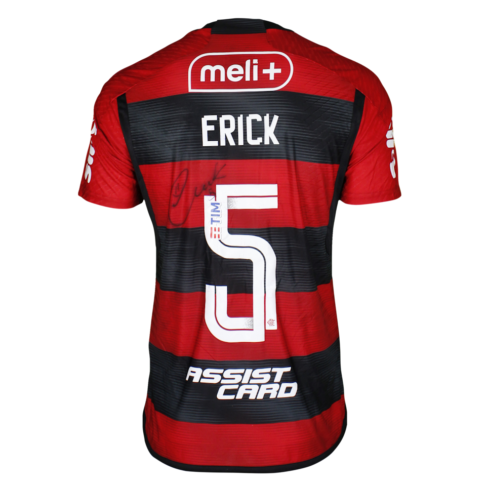 Erick Pulgar Flamengo shirt
