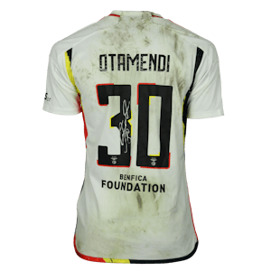 Nicolás Otamendi SL Benfica shirt