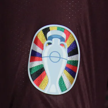 来自Latvia的Maksims Toņiševs球衣