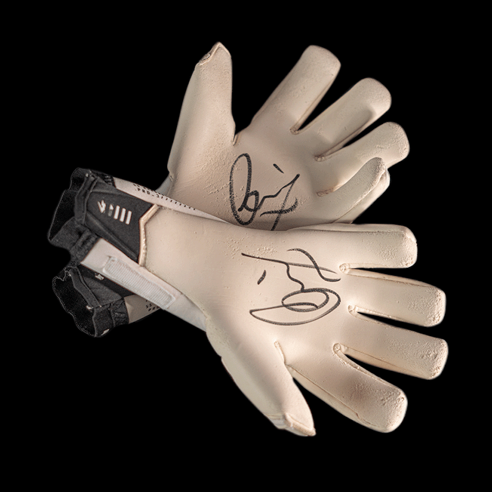 Max O'Leary Signed Goalkeeper Gloves