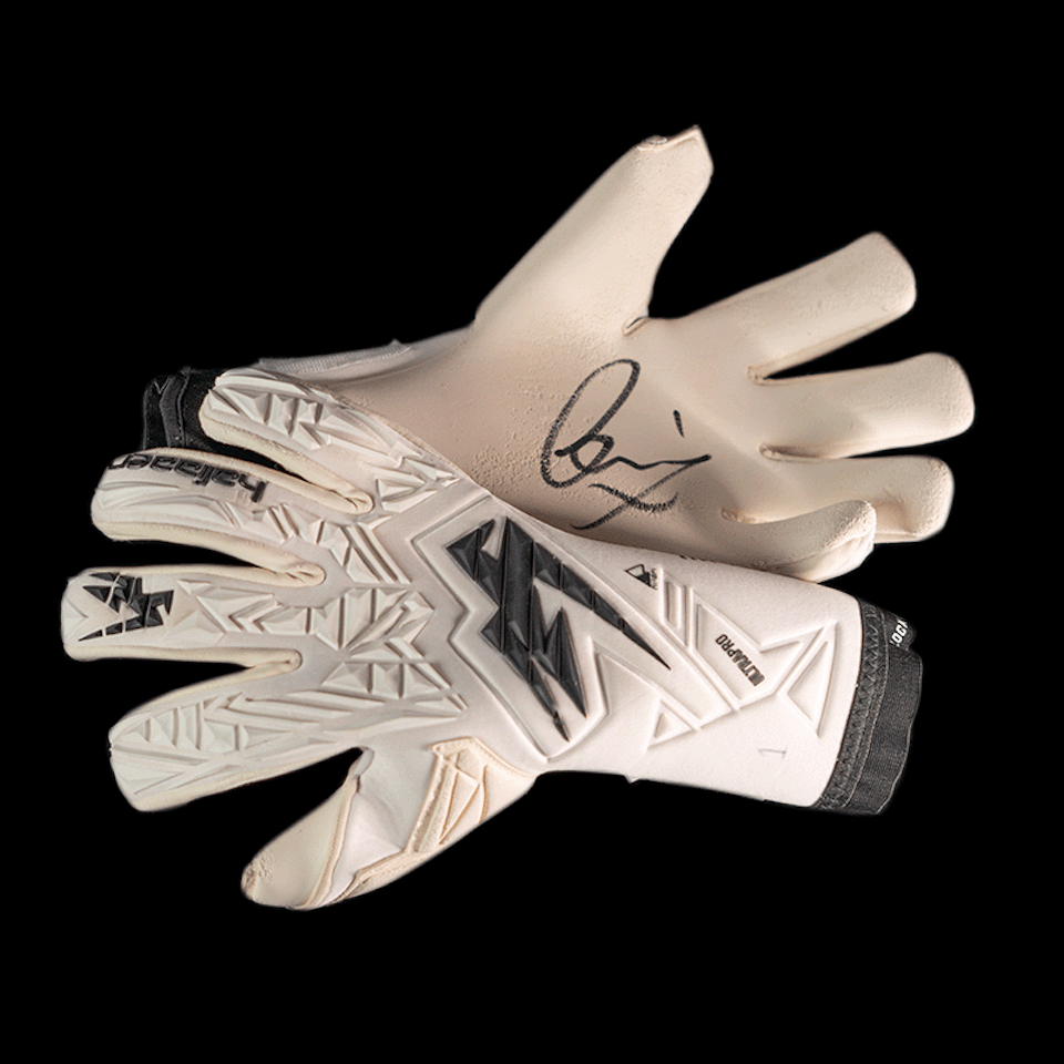 Max O'Leary Signed Goalkeeper Gloves