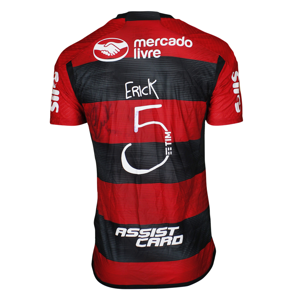 Erick Pulgar Flamengo camisa.