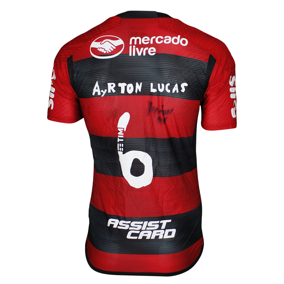 Ayrton Lucas Flamengo shirt