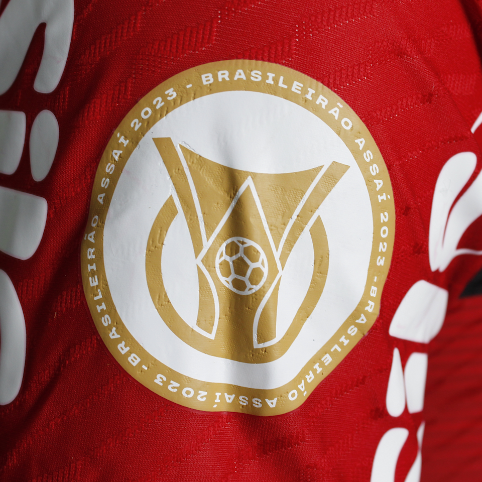 Ayrton Lucas Flamengo shirt