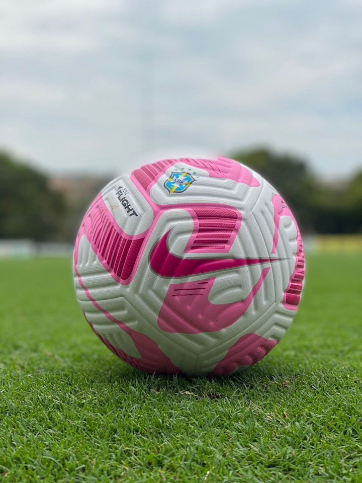 Squad Signed Pink October Match Ball (Bola Outubro Rosa)