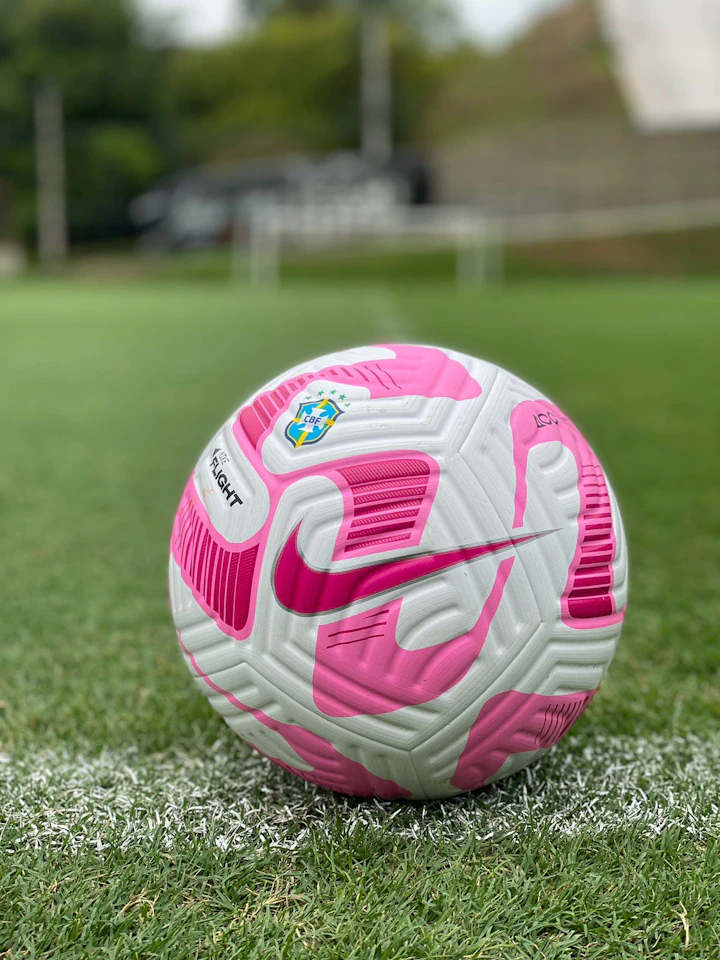 Squad Signed Pink October Match Ball (Bola Outubro Rosa)