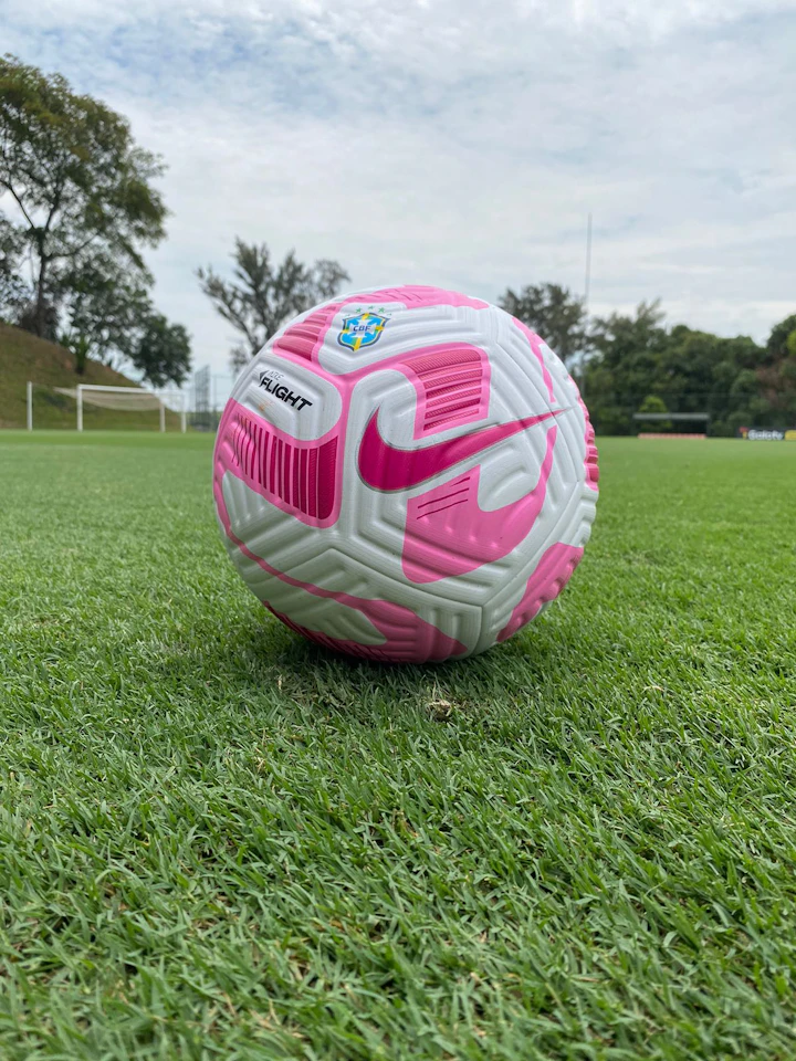 Squad Signed Pink October Match Ball (Bola Outubro Rosa)
