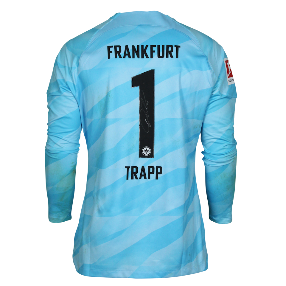 Kevin Trapp Eintracht Frankfurt shirt